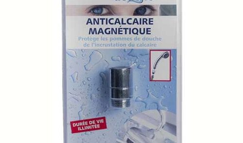 Dispozitiv anticalcar magnetic pentru duș, ambalat în pachet de plastic.